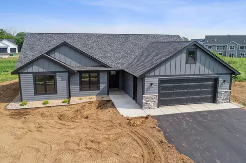 2562 Meadows Dr, River Falls, WI 54022