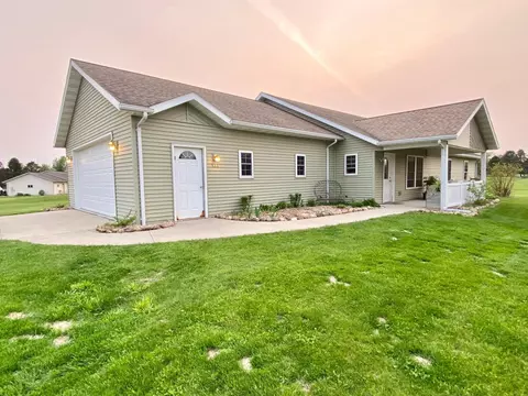 133 Miller Ct, Le Roy, MN 55951