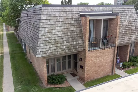 6401 Barrie Rd, Edina, MN 55435