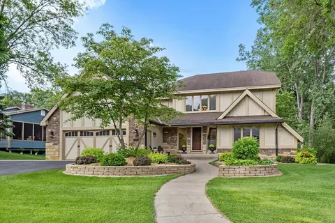 1313 W 158th St, Burnsville, MN 55306