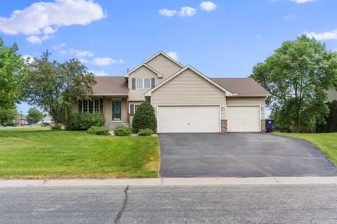 17576 Finesse Trl, Farmington, MN 55024