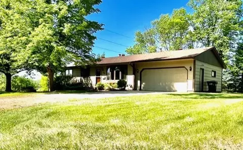 809 Russell Ave N, Glencoe, MN 55336