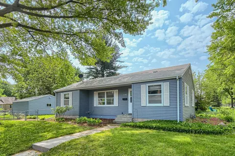 1542 Alameda St, Saint Paul, MN 55117