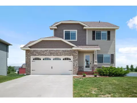 1702 Redhawk Way, Mayer, MN 55360