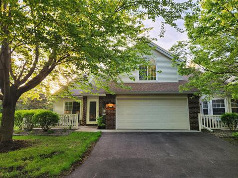 841 Knights Bridge Rd, New Brighton, MN 55112