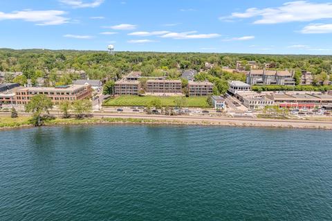 540 Indian Mound St #4B, Wayzata, MN 55391