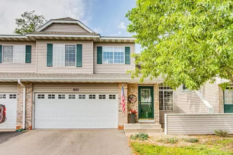 845 Summer Pines Cir, Hudson, WI 54016