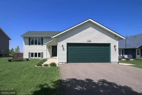 1173 Prairie View Dr SW, Hutchinson, MN 55350
