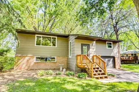 2741 Laport Dr, Mounds View, MN 55112