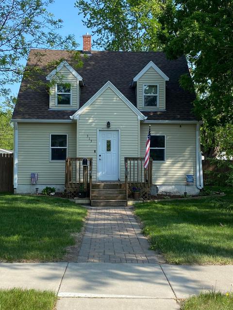 313 W 9th St, Morris, MN 56267