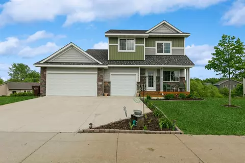 912 Cole Ave, Montrose, MN 55363