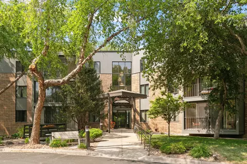 10 Windsor Ct #103, New Brighton, MN 55112