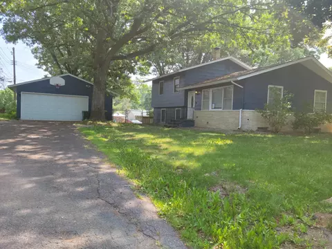 2315 Oakridge Rd, Stillwater, MN 55082