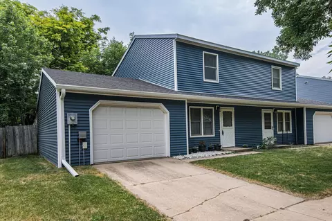 876 W Village Cir SE, Rochester, MN 55904
