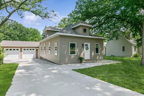 213 2nd Ave NE, New London, MN 56273