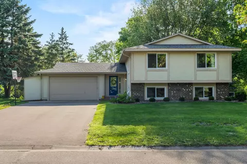 3216 Canterbury Dr, Woodbury, MN 55125