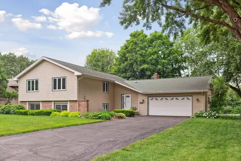 2865 Xanthus Ln N, Plymouth, MN 55447