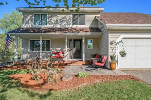 8710 Osprey Ln, Chanhassen, MN 55317