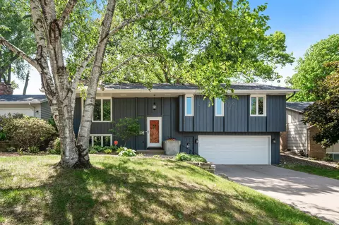 4520 Parkside Ln, Edina, MN 55436