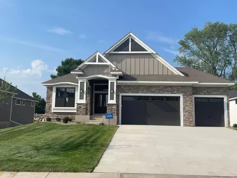 1501 Palmer Dr N, Lake Elmo, MN 55042