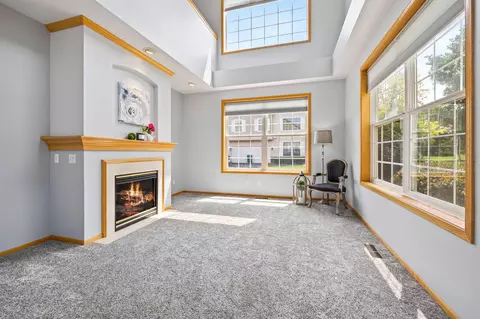 1882 Wildflower Ct, Shoreview, MN 55126