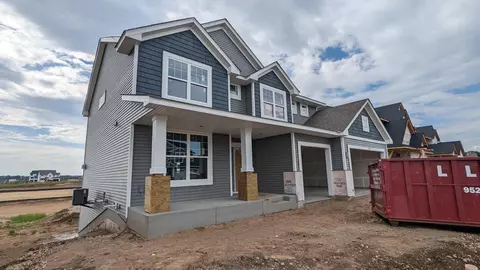 10606 Blackmoor Rd, Woodbury, MN 55129