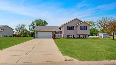 315 4th St SW, Clara City, MN 56222