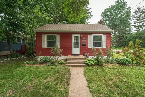 1930 Carl St, Lauderdale, MN 55113