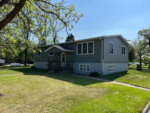 151 5th St N, Greenbush, MN 56726