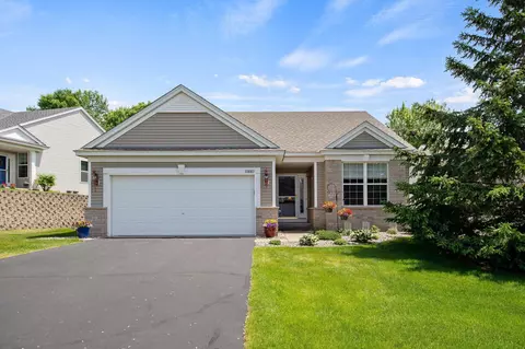10889 Thone Rd, Woodbury, MN 55129
