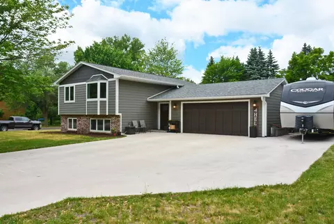 1743 Peltier Lake Dr, Centerville, MN 55038