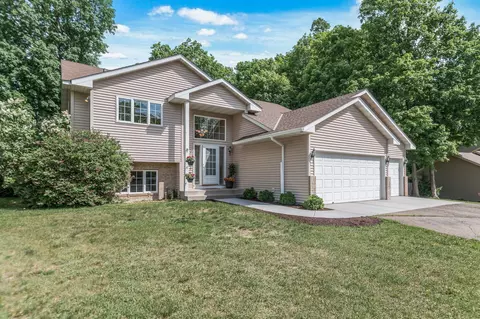 6001 Woodhill Ln, Rockford, MN 55373