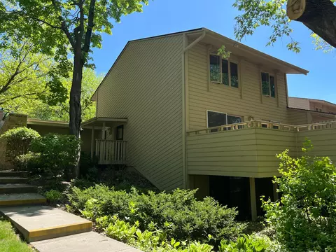 10221 Scarborough Rd, Bloomington, MN 55437