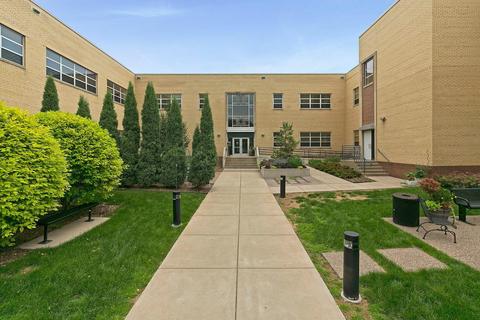 111 E Franklin Ave #323, Minneapolis, MN 55404