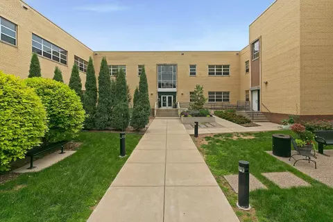 111 E Franklin Ave #323, Minneapolis, MN 55404