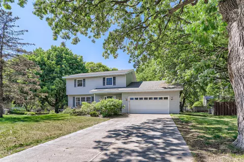 9476 Tyler St NE, Blaine, MN 55434