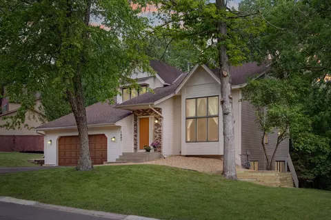 1607 Sherwood Way, Eagan, MN 55122