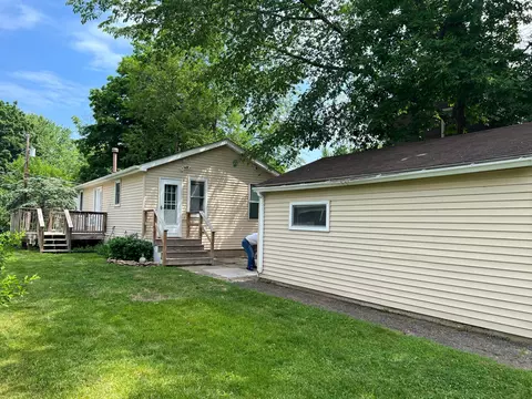 5021 Woodland Rd, Mound, MN 55364