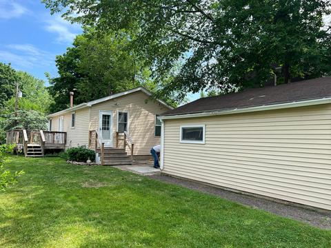 5021 Woodland Rd, Mound, MN 55364
