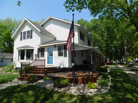 210 1st St, Echo, MN 56237