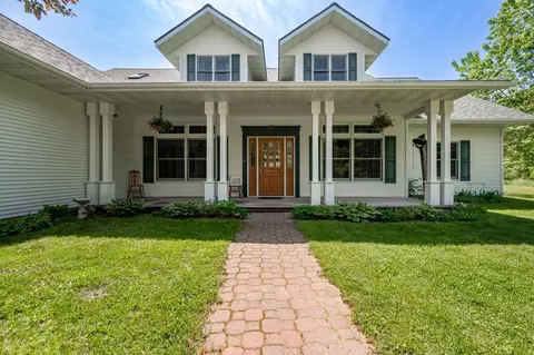 31122 Malbay Rd, Cohasset, MN 55721