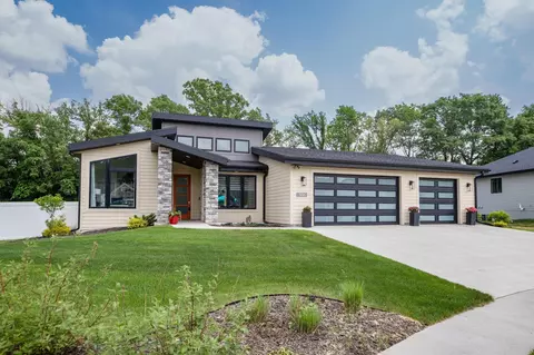 3120 Yellow Rose Ln SW, Rochester, MN 55902