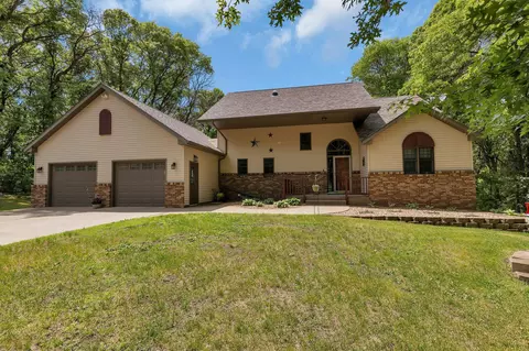 15783 Red Oak Ridge Dr, Little Falls, MN 56345