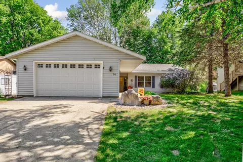 34 Saint Marks Bay, Faribault, MN 55021