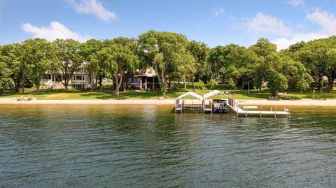 20730 Linwood Rd, Deephaven, MN 55331