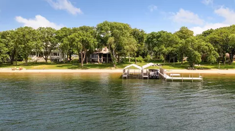 20730 Linwood Rd, Deephaven, MN 55331