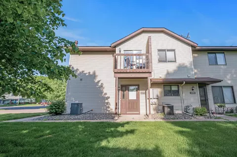 4278 Parkview Ct, Vadnais Heights, MN 55127