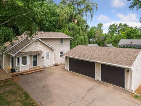 12 Interlachen Ct, Tonka Bay, MN 55331