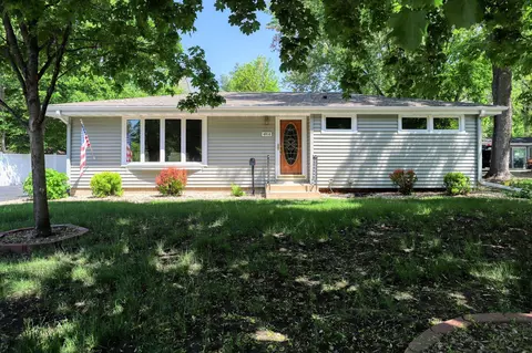 4816 W 111th St, Bloomington, MN 55437