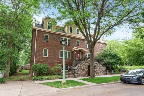 97 Langford Park #3, Saint Paul, MN 55108